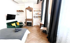 Seine Apartment